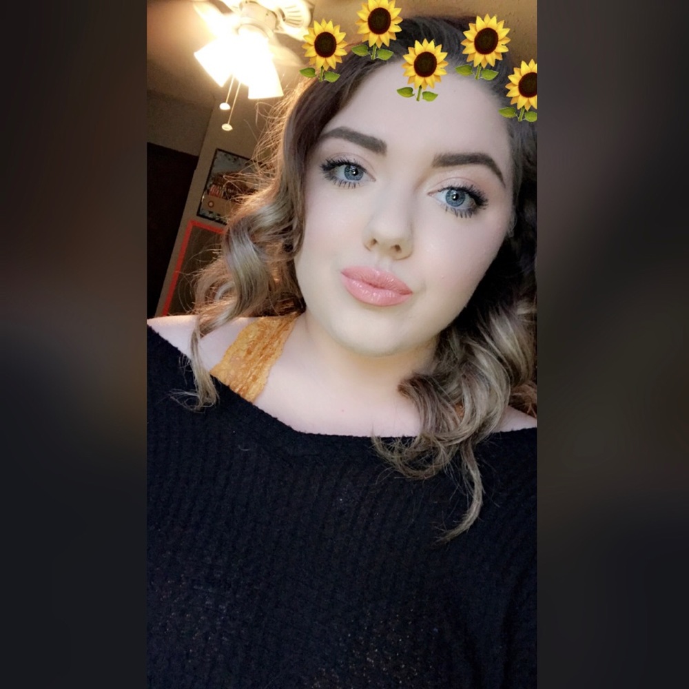Meet your Posher, Katelyn